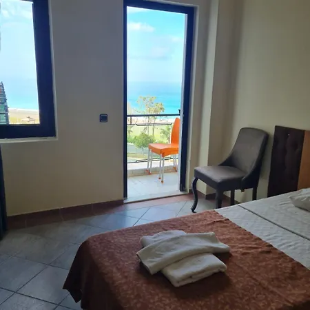 מלון Sun Fire אלאניה